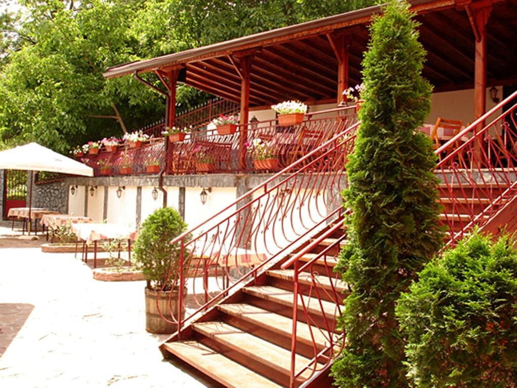 Hotel Restaurant Vodenitsata Berkovitsa Exterior photo